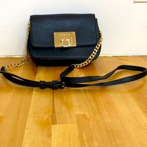 Small black Michael Kors cross body